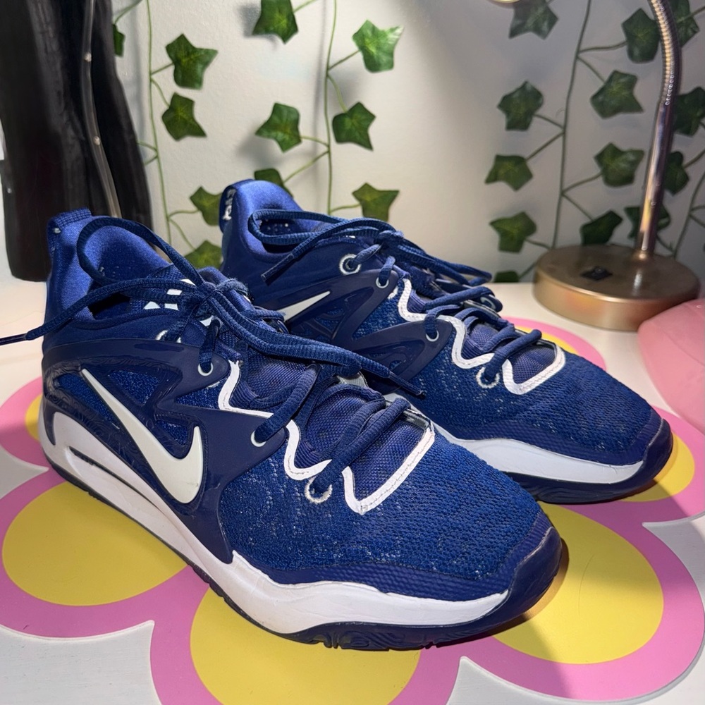 Size 7 KD 16 Nike Basketball Shoes